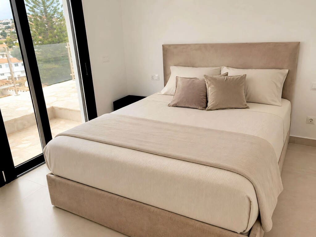 4 sypialnia Willa na sprzedaż w Fuengirola z basenem garażem - 1 475 000 € (Ref: 9891808)