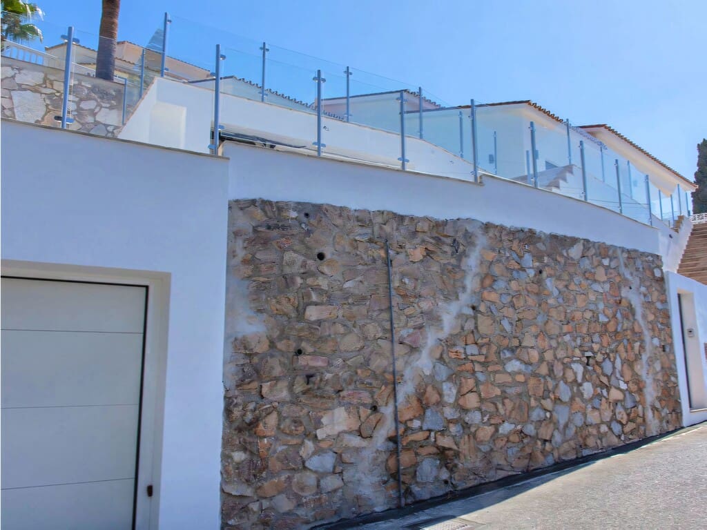 4 sypialnia Willa na sprzedaż w Fuengirola z basenem garażem - 1 475 000 € (Ref: 9891808)