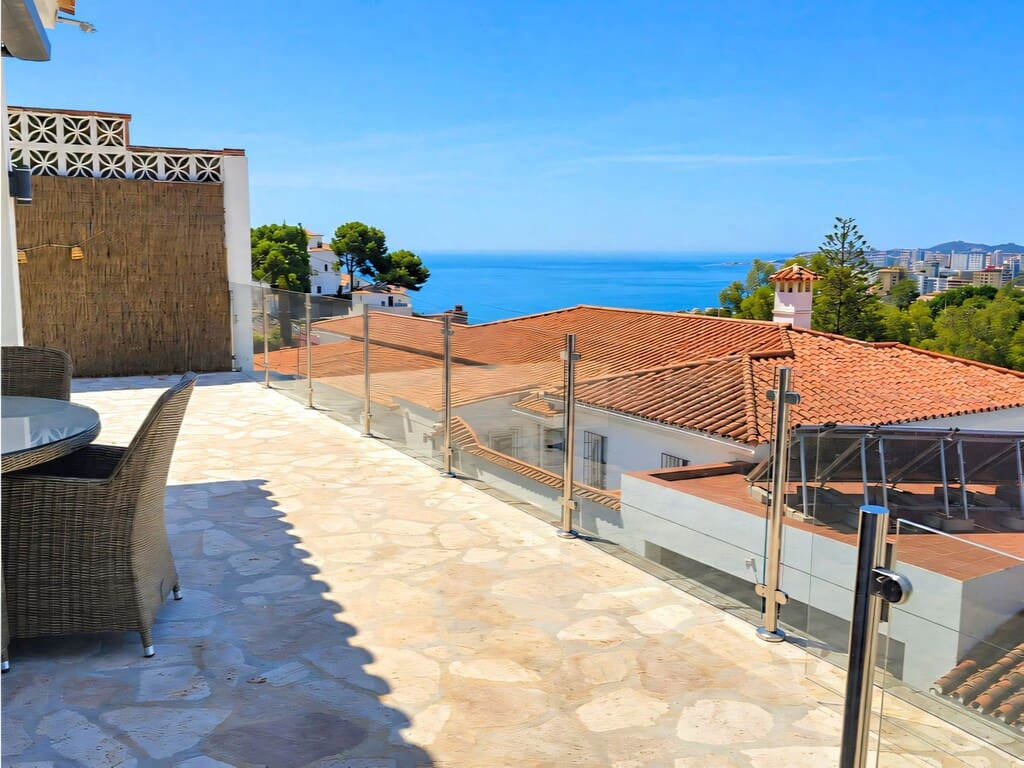 4 sypialnia Willa na sprzedaż w Fuengirola z basenem garażem - 1 475 000 € (Ref: 9891808)