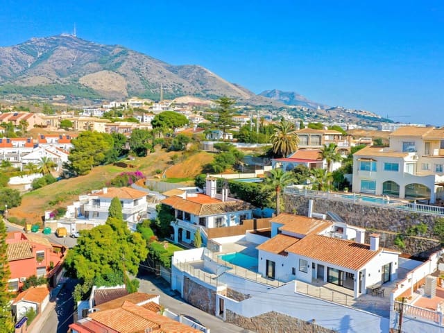 4 sypialnia Willa na sprzedaż w Torreblanca, Fuengirola z basenem garażem - 1 475 000 € (Ref: 9891808)