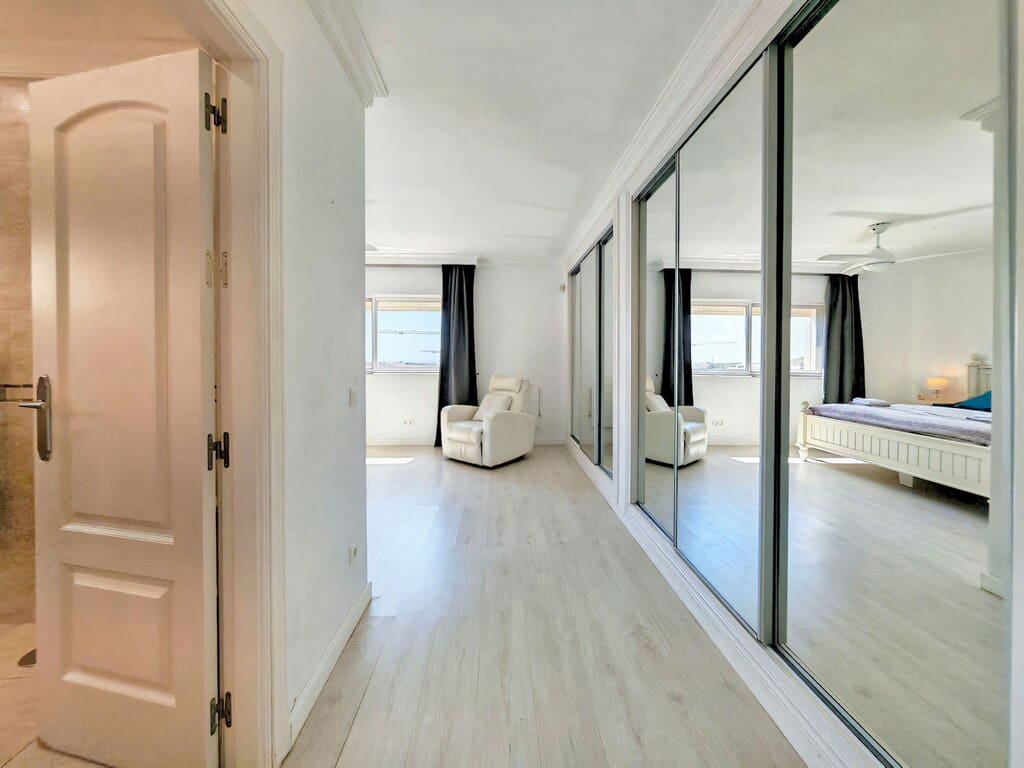 4 quarto Moradia para venda em Mijas Costa com piscina garagem - 1 195 000 € (Ref: 9896270)
