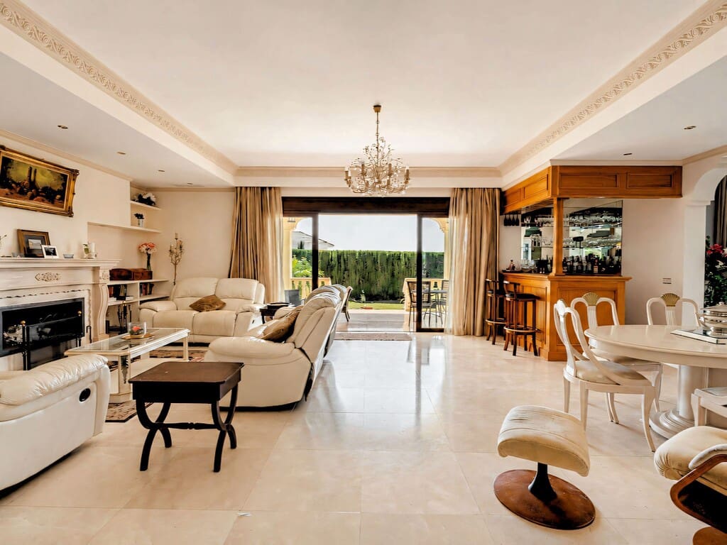 Chalet de 5 habitaciones en La Quinta en venta con piscina garaje - 2.400.000 € (Ref: 9896271)