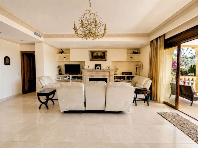 Chalet de 5 habitaciones en La Quinta, Benahavís en venta - 2.400.000 € (Ref: 9896271)