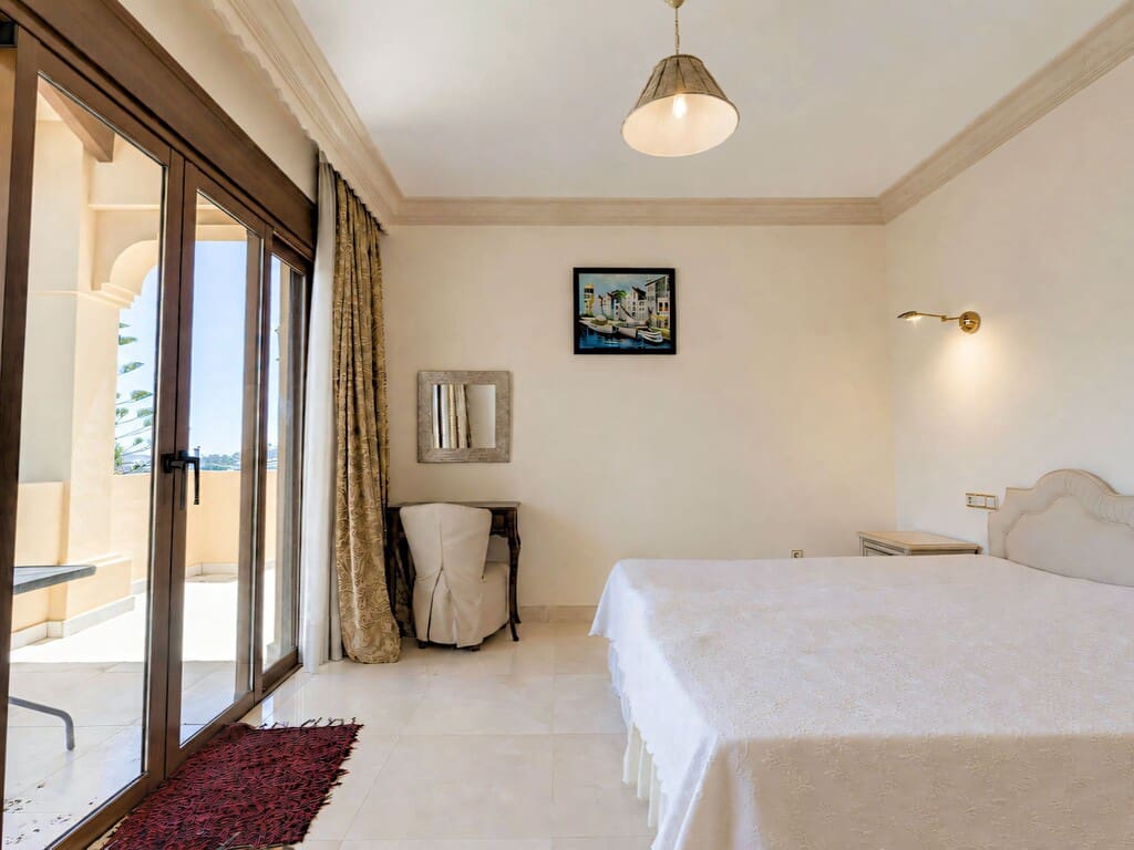 Chalet de 5 habitaciones en La Quinta en venta con piscina garaje - 2.400.000 € (Ref: 9896271)
