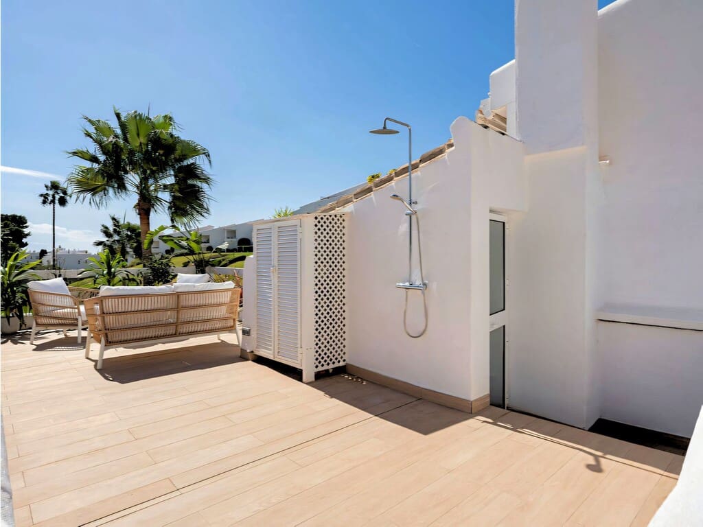 2 chambre Penthouse à vendre à Nueva Andalucia avec piscine - 489 000 € (Ref: 9899123)