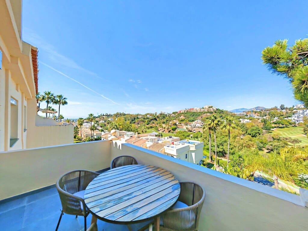 2 sovrum Takvåning till salu i La Quinta med pool garage - 685 000 € (Ref: 9899124)