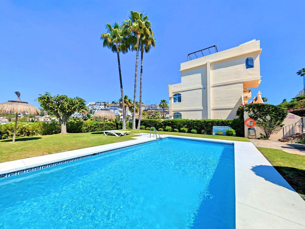 2 sovrum Takvåning till salu i La Quinta med pool garage - 685 000 € (Ref: 9899124)
