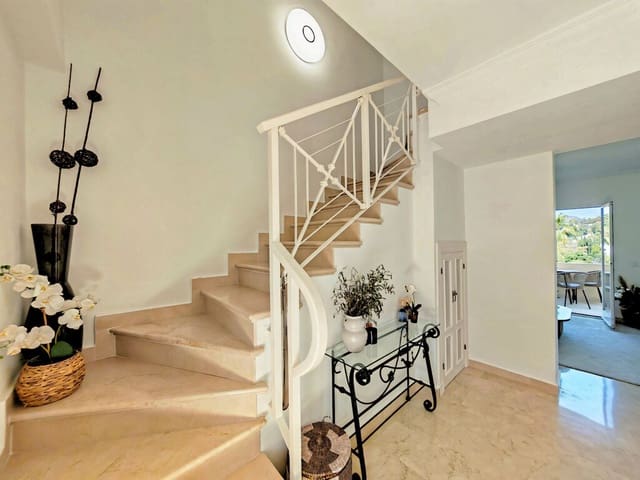 2 sovrum Takvåning till salu i La Quinta, Benahavís med pool garage - 685 000 € (Ref: 9899124)