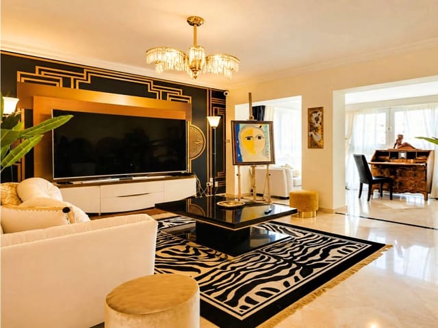 2 bedroom Penthouse for sale in San Pedro de Alcantara, Marbella with pool garage - € 720,000 (Ref: 9900318)