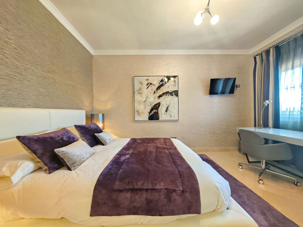 4 Zimmer Villa zu verkaufen in Elviria mit Pool Garage - 2.250.000 € (Ref: 9900991)