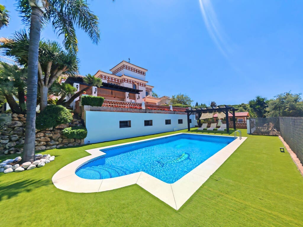 4 Zimmer Villa zu verkaufen in Elviria mit Pool Garage - 2.250.000 € (Ref: 9900991)