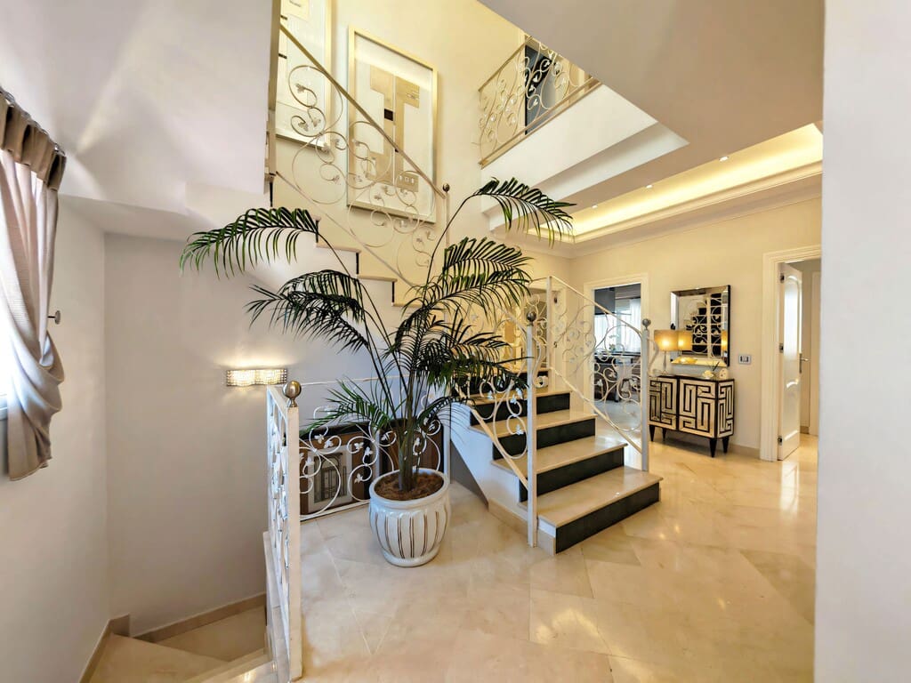 4 Zimmer Villa zu verkaufen in Elviria mit Pool Garage - 2.250.000 € (Ref: 9900991)