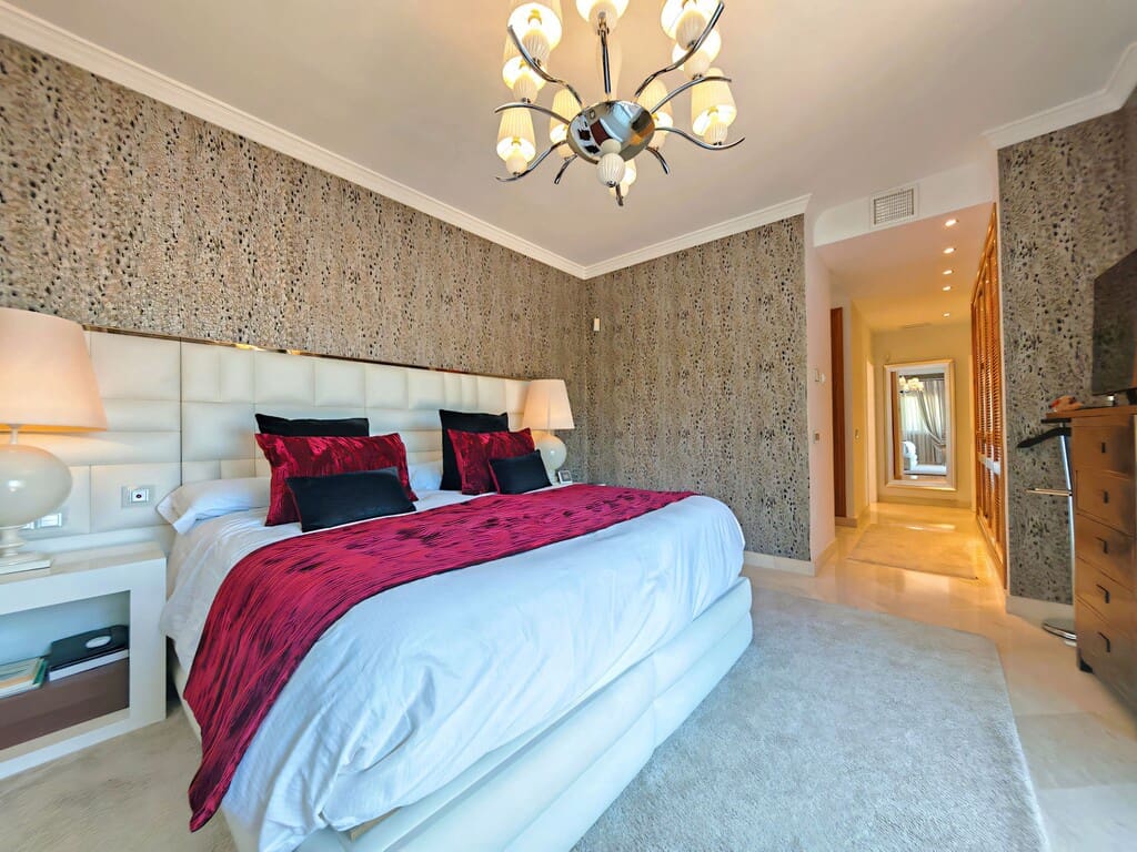 4 Zimmer Villa zu verkaufen in Elviria mit Pool Garage - 2.250.000 € (Ref: 9900991)