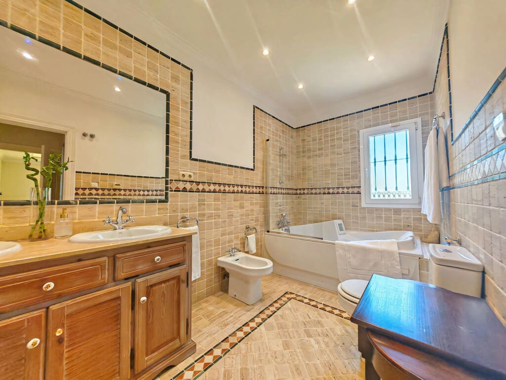 4 Zimmer Villa zu verkaufen in Elviria mit Pool Garage - 2.250.000 € (Ref: 9900991)