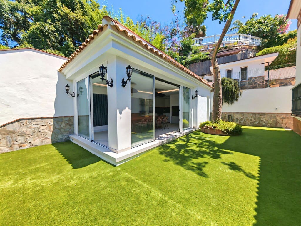 4 Zimmer Villa zu verkaufen in Elviria mit Pool Garage - 2.250.000 € (Ref: 9900991)