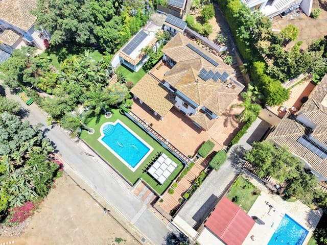 4 Zimmer Villa zu verkaufen in Elviria, Marbella mit Pool Garage - 2.250.000 € (Ref: 9900991)