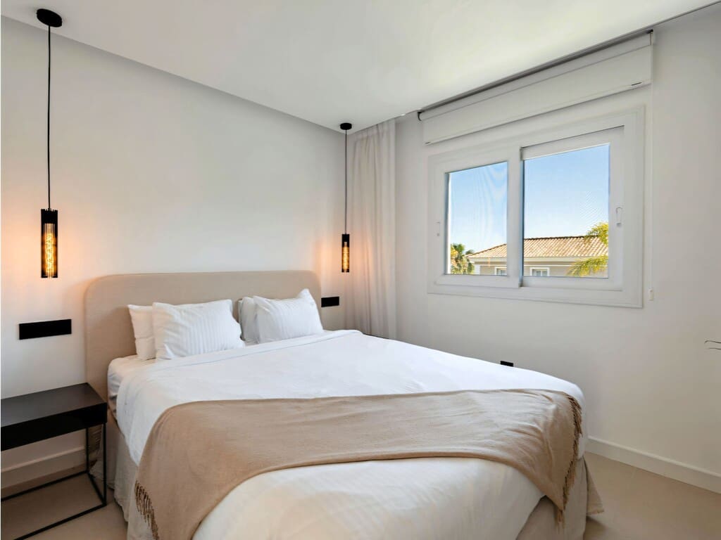 3 bedroom Townhouse for sale in Nueva Andalucia with pool garage - € 995,000 (Ref: 9900992)