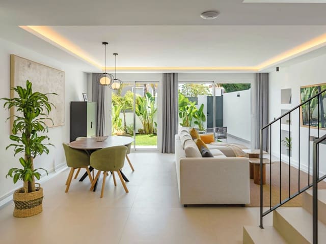 3 bedroom Townhouse for sale in Nueva Andalucia, Marbella with pool garage - € 995,000 (Ref: 9900992)