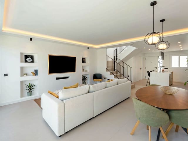3 bedroom Townhouse for sale in Nueva Andalucia, Marbella with pool garage - € 995,000 (Ref: 9900992)