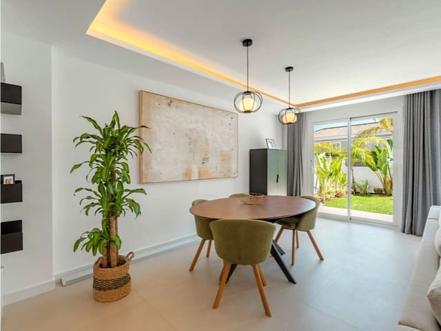 3 bedroom Townhouse for sale in Nueva Andalucia, Marbella with pool garage - € 995,000 (Ref: 9900992)