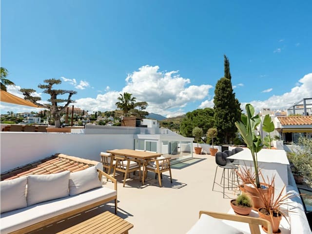 3 bedroom Townhouse for sale in Nueva Andalucia, Marbella with pool garage - € 995,000 (Ref: 9900992)