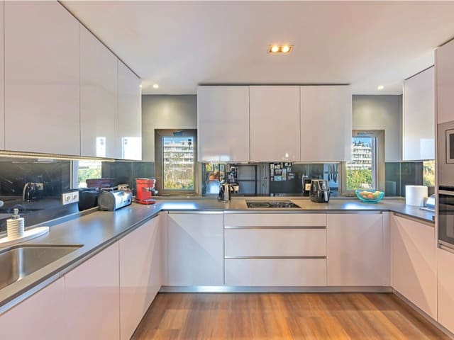 3 soveværelse Penthouse til salg i Atalaya-Isdabe, Estepona med swimmingpool - € 798.000 (Ref: 9903856)