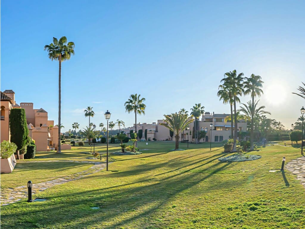 3 soveværelse Penthouse til salg i Atalaya-Isdabe med swimmingpool - € 798.000 (Ref: 9903856)