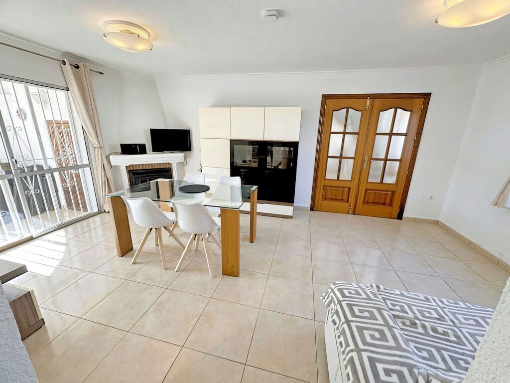 4 bedroom Villa for sale in Mijas Costa with pool garage - € 650,000 (Ref: 9903857)