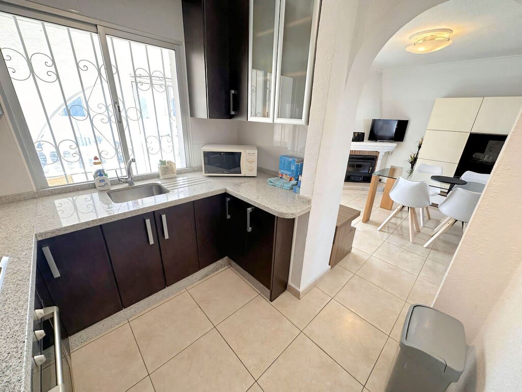 4 bedroom Villa for sale in Mijas Costa with pool garage - € 650,000 (Ref: 9903857)