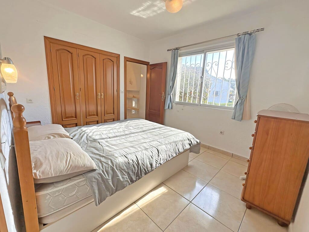 4 bedroom Villa for sale in Mijas Costa with pool garage - € 650,000 (Ref: 9903857)