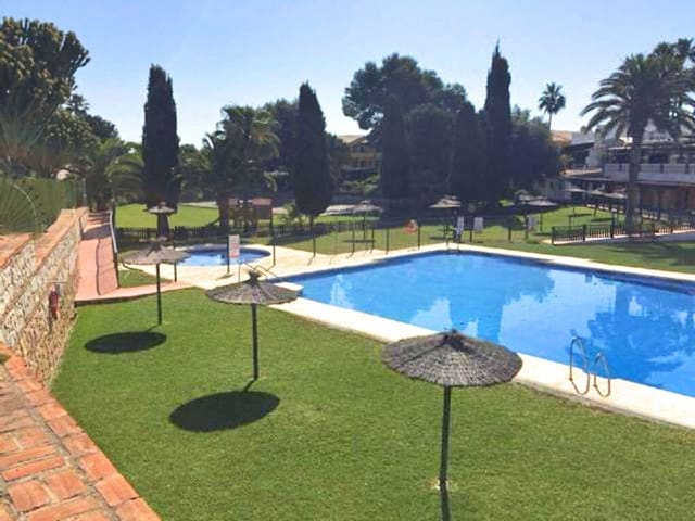 4 bedroom Villa for sale in Mijas Costa, Mijas with pool garage - € 650,000 (Ref: 9903857)