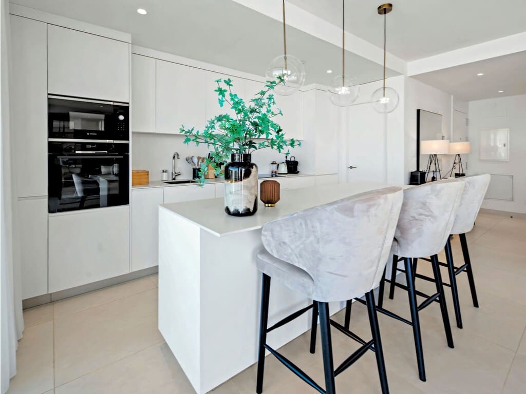 3 sypialnia Apartament na sprzedaż w Fuengirola z basenem garażem - 690 000 € (Ref: 9907493)