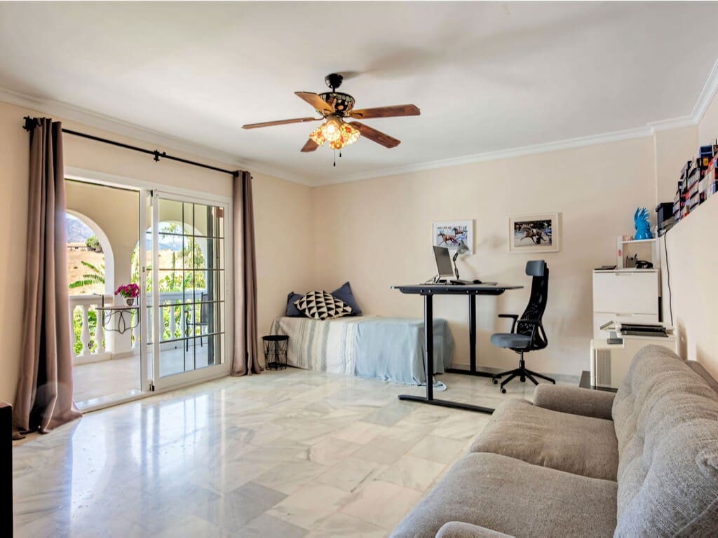 4 quarto Moradia para venda em Mijas Costa com piscina garagem - 975 000 € (Ref: 9910093)