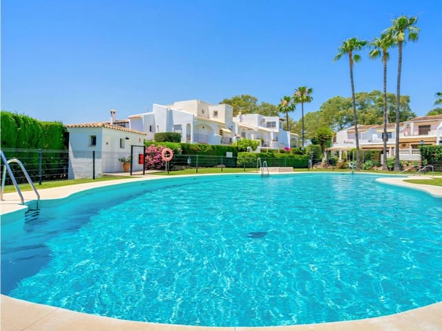 3 bedroom Townhouse for sale in Nueva Atalaya, Estepona with pool garage - € 595,000 (Ref: 9910094)