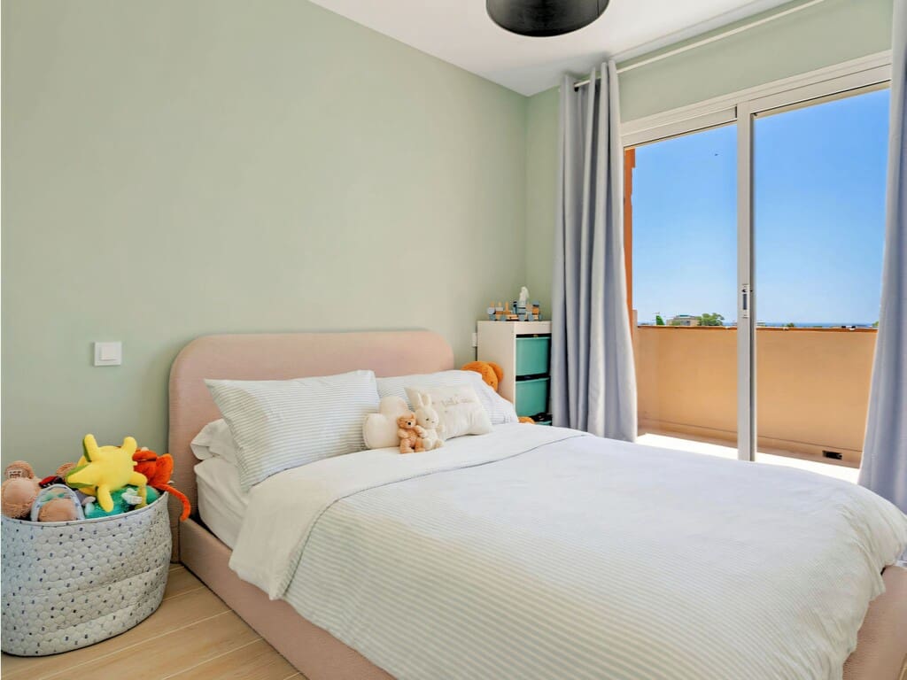 3 bedroom Townhouse for sale in New Golden Mile with pool garage - € 595,000 (Ref: 9910094)