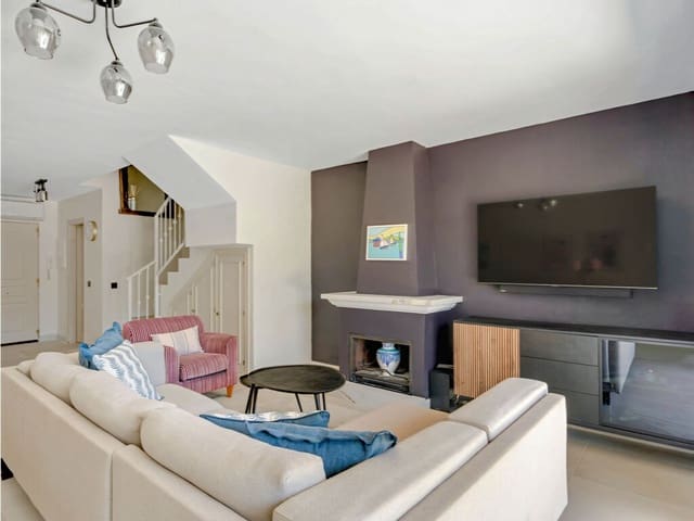 3 bedroom Townhouse for sale in Nueva Atalaya, Estepona with pool garage - € 595,000 (Ref: 9910094)