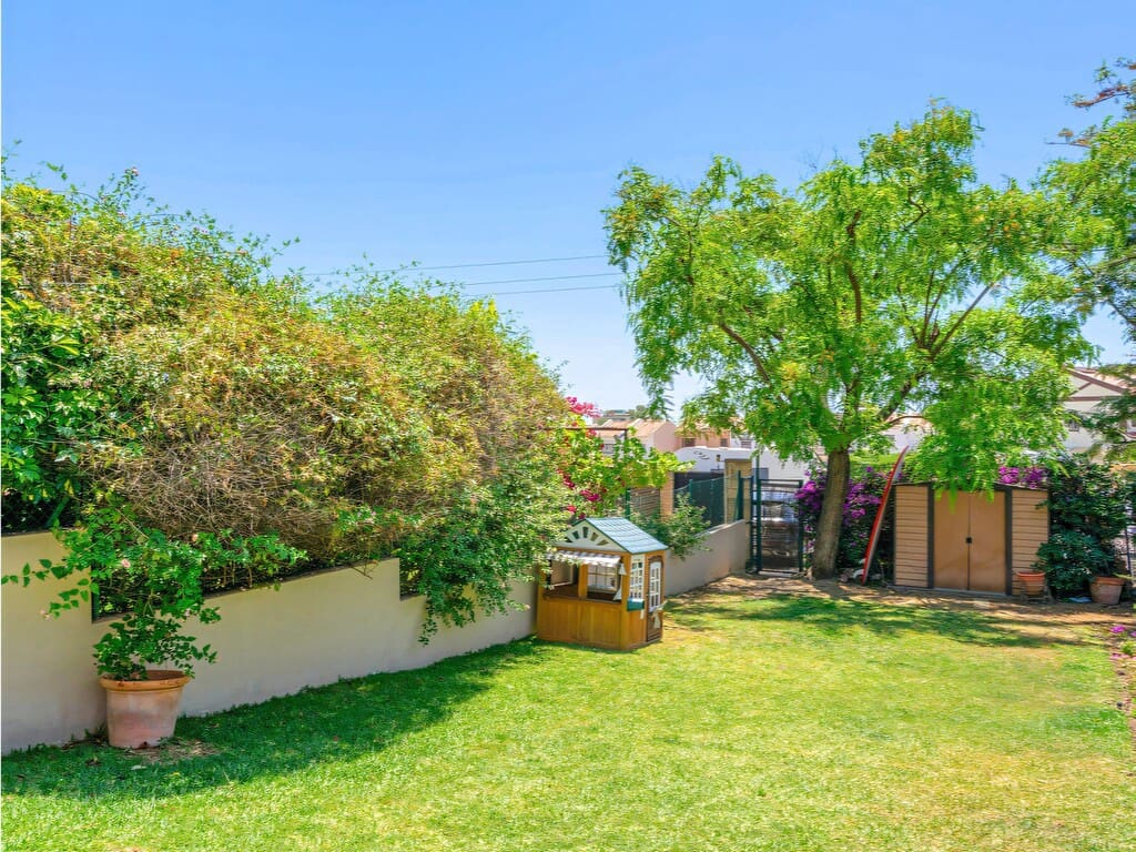 3 bedroom Townhouse for sale in New Golden Mile with pool garage - € 595,000 (Ref: 9910094)