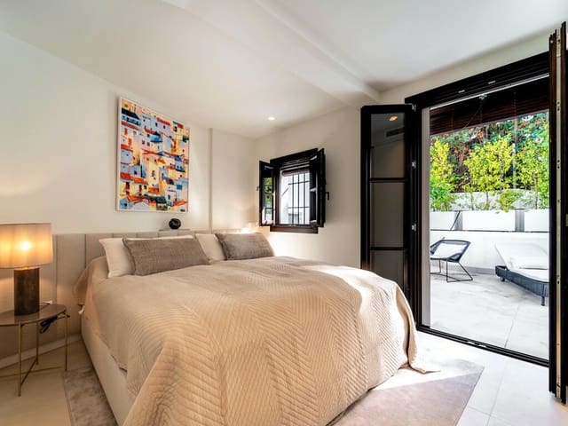 2 soverom Hus til salgs i Golden Mile, Marbella - € 995 000 (Ref: 9912662)