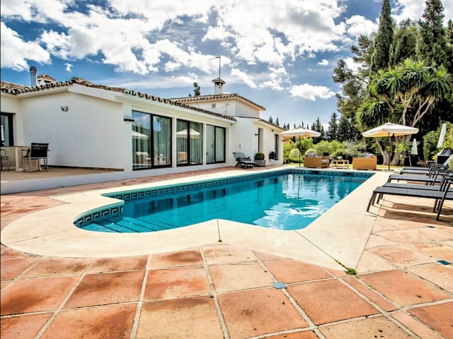7 sypialnia Willa na sprzedaż w San Pedro de Alcantara, Marbella z basenem garażem - 3 000 000 € (Ref: 9912663)