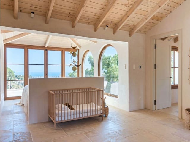 Chalet de 4 habitaciones en El Madroñal, Benahavís en venta - 6.450.000 € (Ref: 9915309)