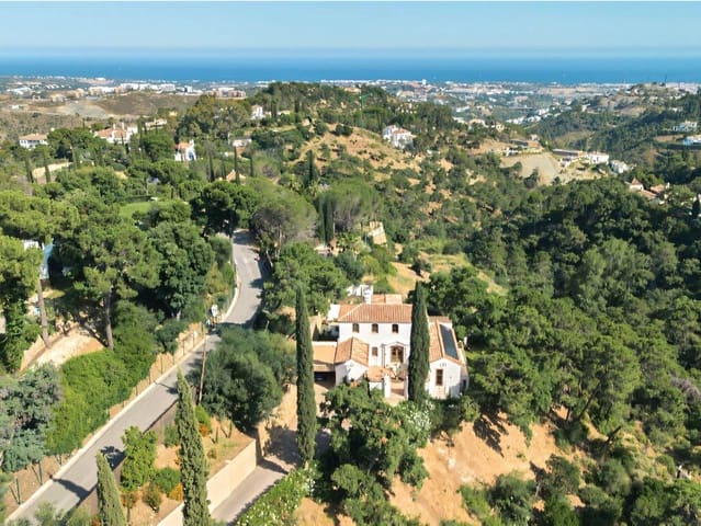 Chalet de 4 habitaciones en El Madroñal, Benahavís en venta - 6.450.000 € (Ref: 9915309)