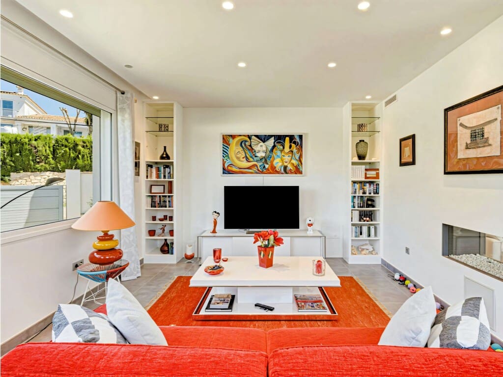 3 bedroom Villa for sale in El Rosario with pool garage - € 1,850,000 (Ref: 9917805)
