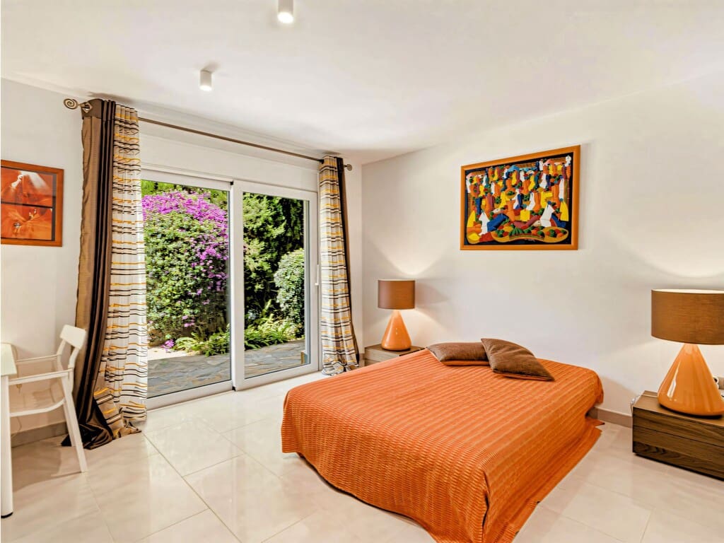 3 bedroom Villa for sale in El Rosario with pool garage - € 1,850,000 (Ref: 9917805)