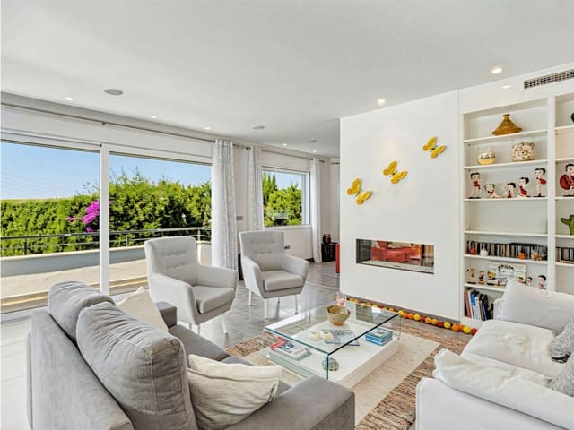 Chalet de 3 habitaciones en El Rosario, Marbella en venta con piscina garaje - 1.850.000 € (Ref: 9917805)