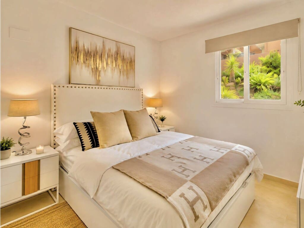 2 soveværelse Lejlighed til salg i Elviria med swimmingpool garage - € 395.000 (Ref: 9917806)