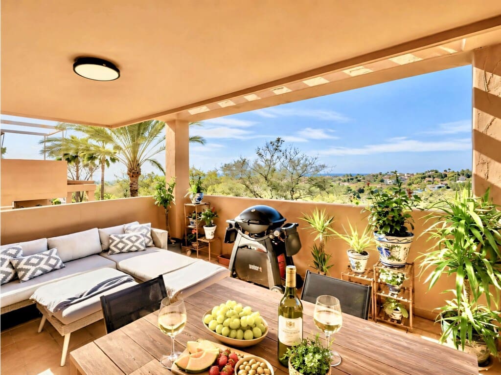 2 soveværelse Lejlighed til salg i Elviria med swimmingpool garage - € 395.000 (Ref: 9917806)