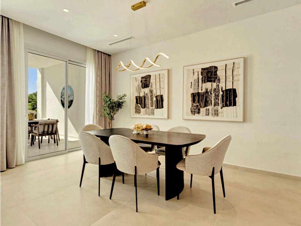 3 bedroom Townhouse for sale in La Quinta with pool garage - € 1,750,000 (Ref: 9920021)