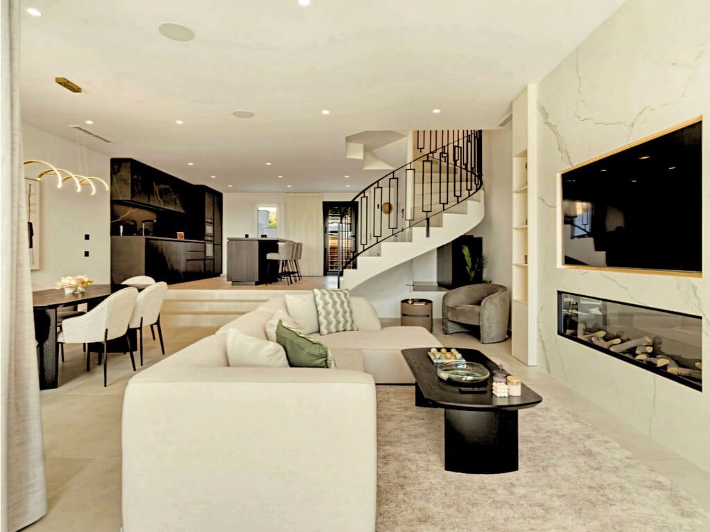 3 bedroom Townhouse for sale in La Quinta with pool garage - € 1,750,000 (Ref: 9920021)