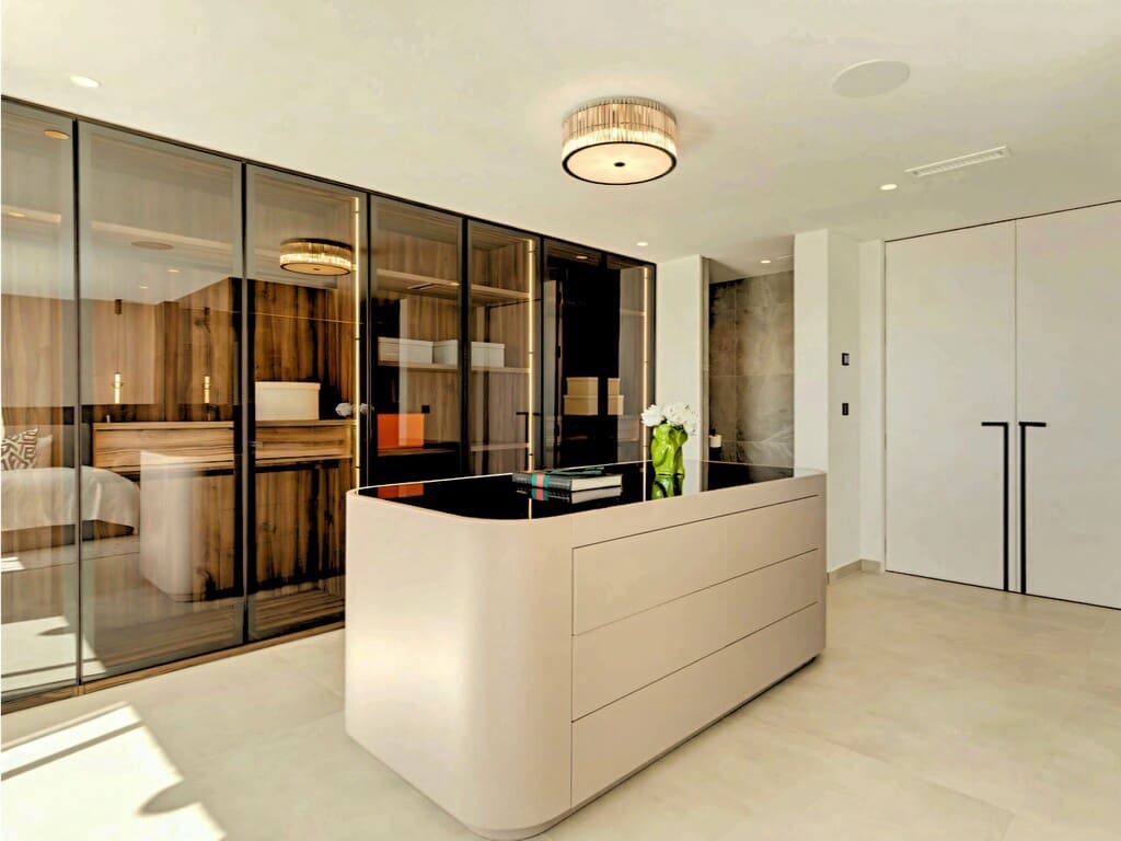 3 bedroom Townhouse for sale in La Quinta with pool garage - € 1,750,000 (Ref: 9920021)