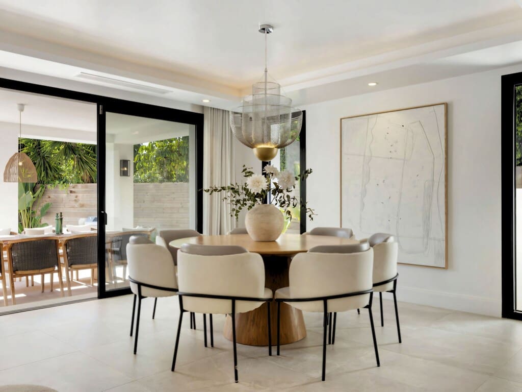 6 bedroom Villa for sale in Nueva Andalucia with pool garage - € 4,195,000 (Ref: 9921830)